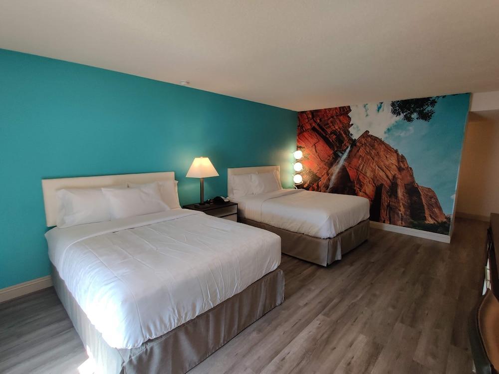 Clarion Pointe Fresno Near Yosemite Hotel Exterior foto