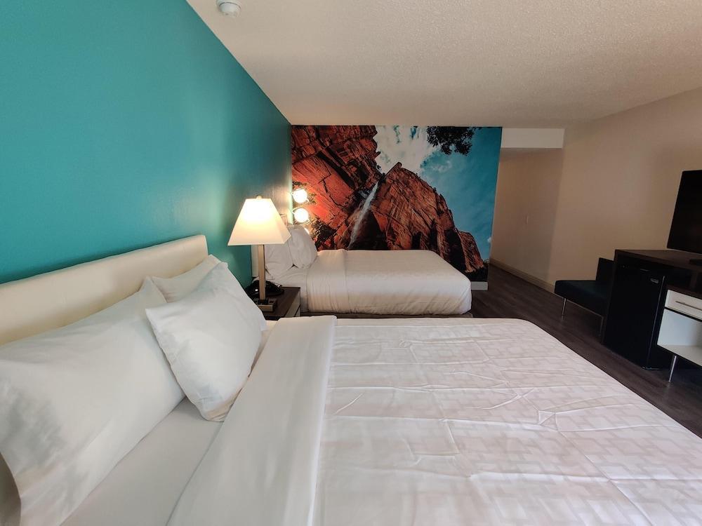 Clarion Pointe Fresno Near Yosemite Hotel Exterior foto