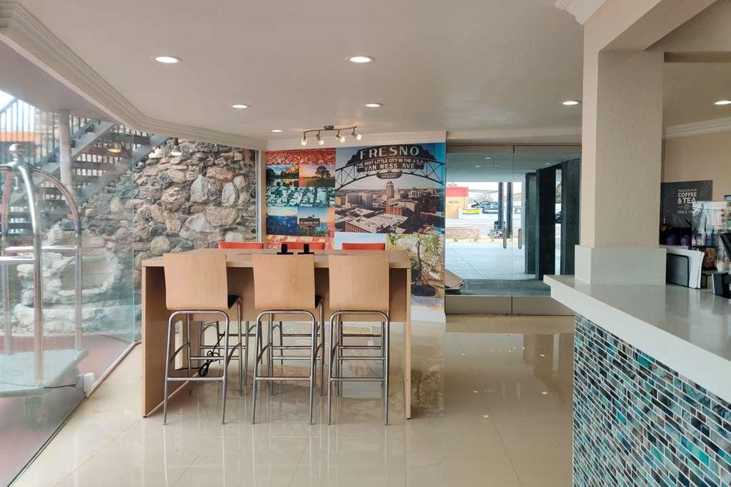 Clarion Pointe Fresno Near Yosemite Hotel Interior foto